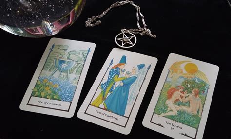 White Witchcraft Tarot: A Pathway to Self-Understanding and Spiritual Growth